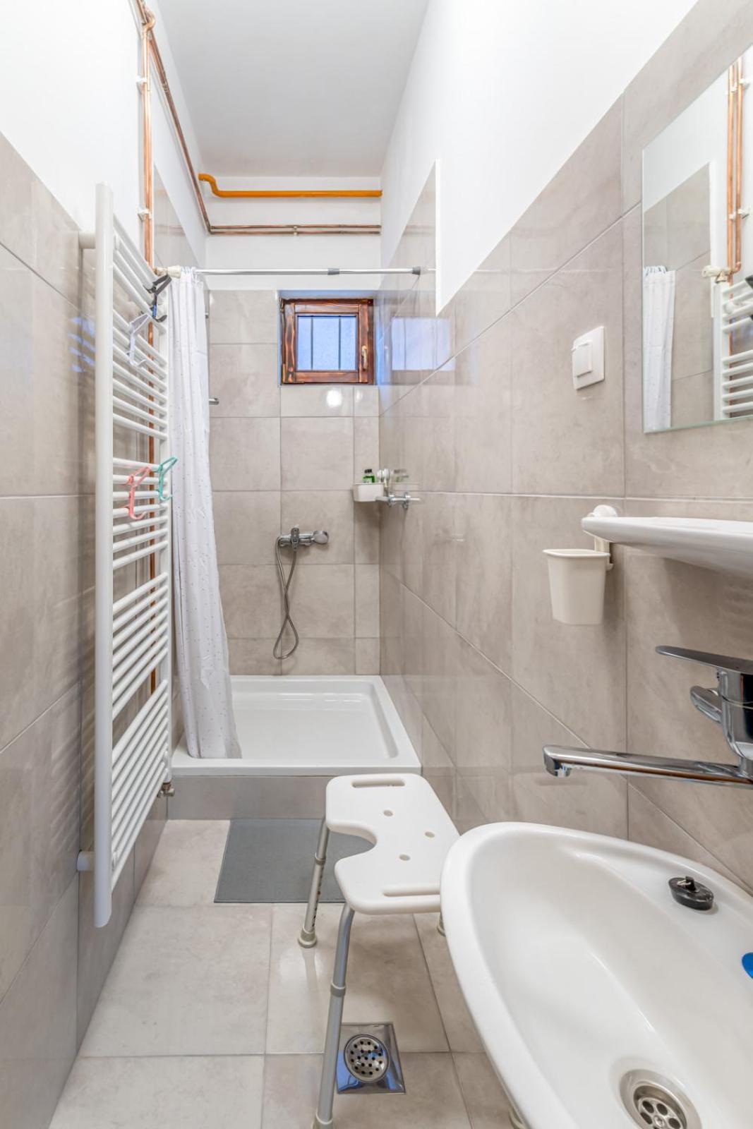 Apartman Jabuka - Free Parking Karlovac Εξωτερικό φωτογραφία